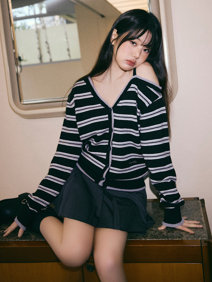 ** JANG WONYOUNG Pick (of IVE) - ONE OFF SHOULDER STRIPE WOOL BLENDED CARDIGAN BLACK