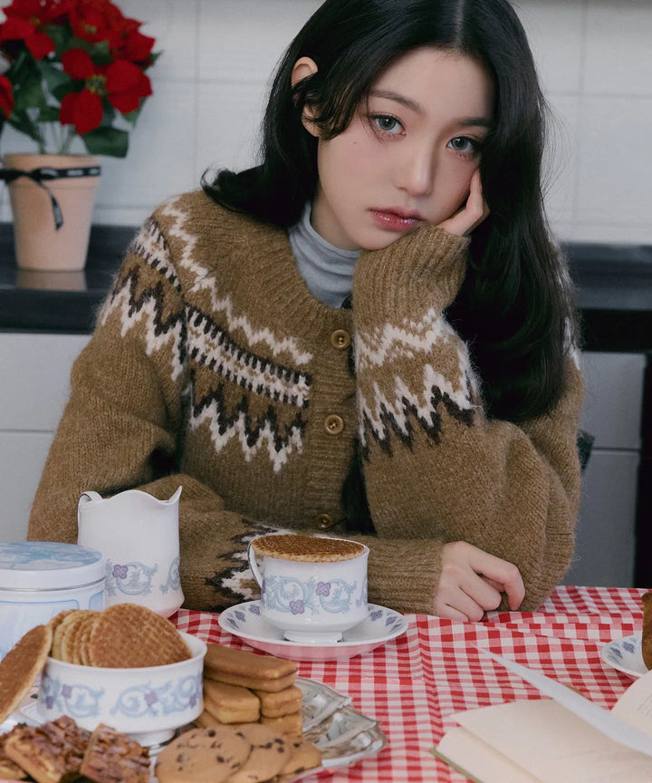 ** JANG WONYOUNG Pick (of IVE) - ROUND COWICHAN CARDIGAN BROWN