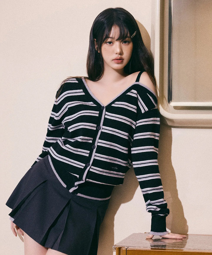 ** JANG WONYOUNG Pick (of IVE) - ONE OFF SHOULDER STRIPE WOOL BLENDED CARDIGAN BLACK