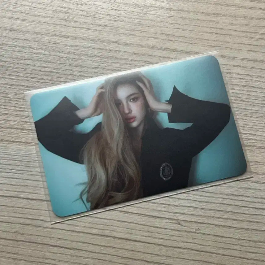 폭폭폭덤)뉴진스 다니엘 일본 캘린더 포토카드 하우스윗 양도 판매 분철