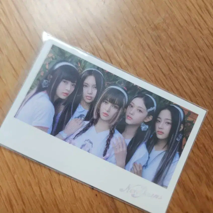 뉴진스 단체 포카 팔아요