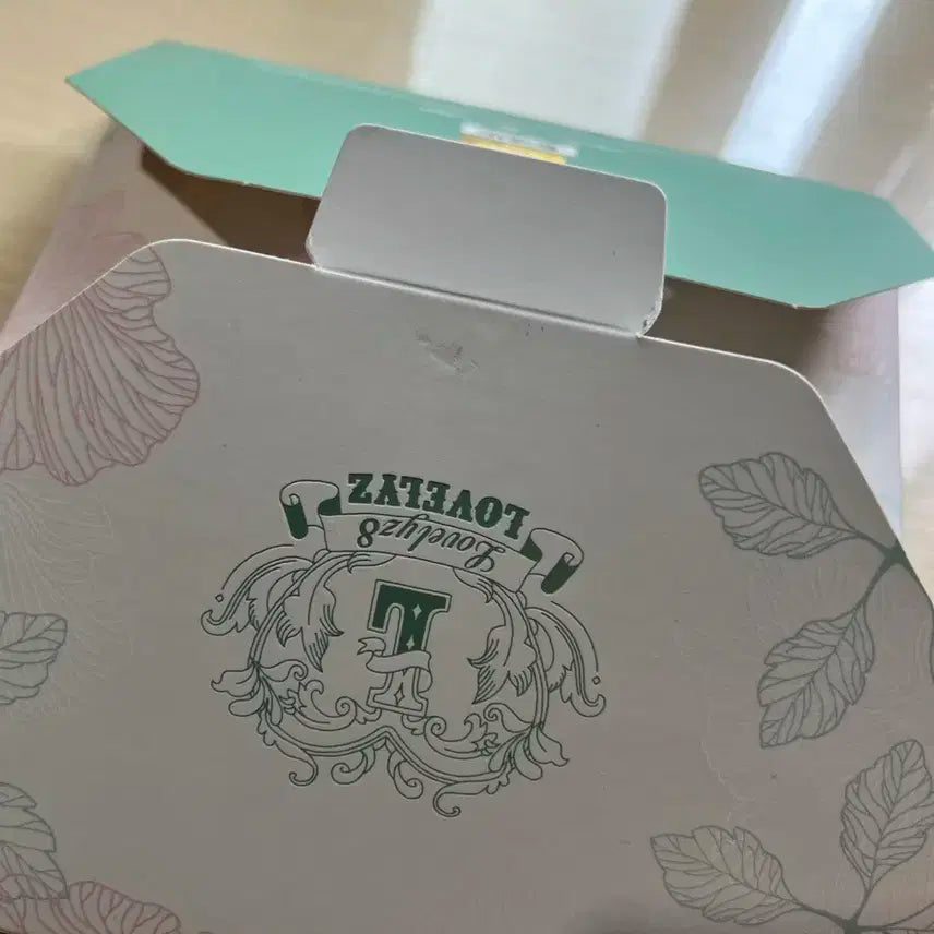 러블리즈 미니 1집 Lovelyz8