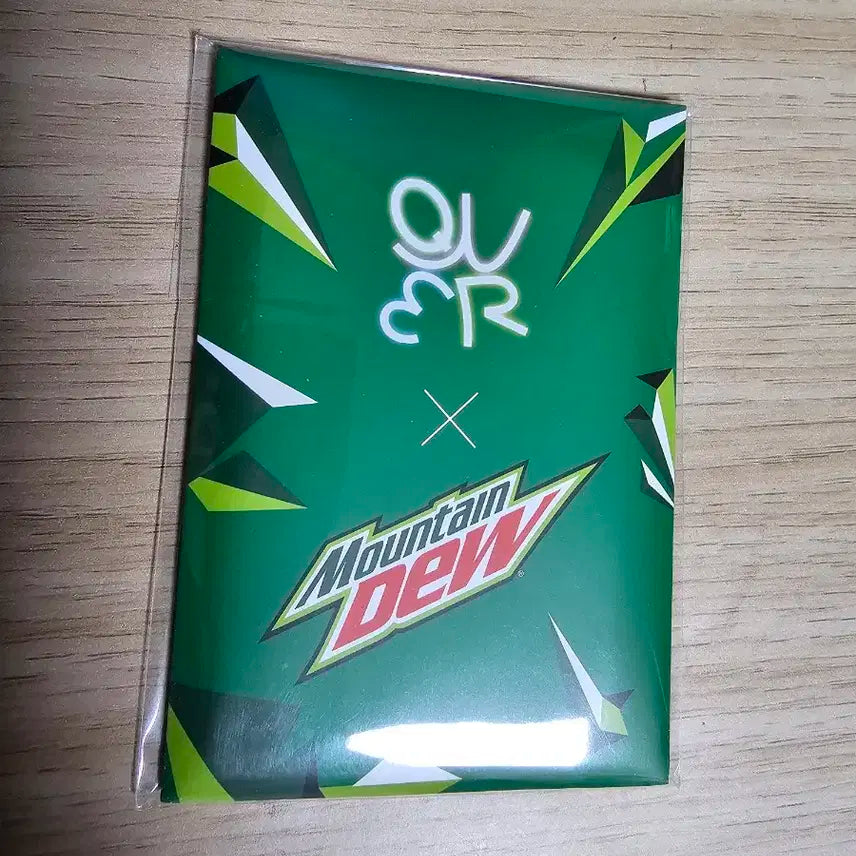 qwer 마운틴듀 포토카드 미개봉 팝니다.