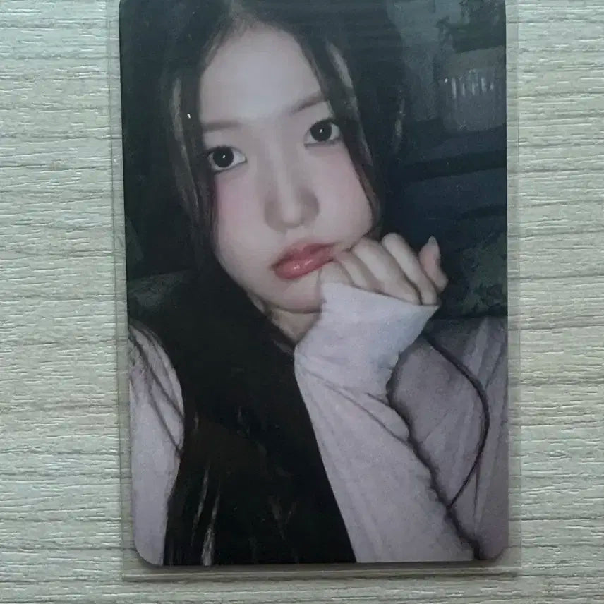 BUNJANG] Izna Yoon Jiyoon unreleased photocard pre-order