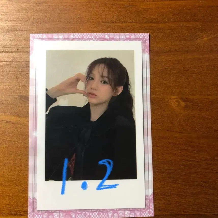 이즈나 izna 유사랑 폴라로이드 미공포 럭드 포카 양도합니다