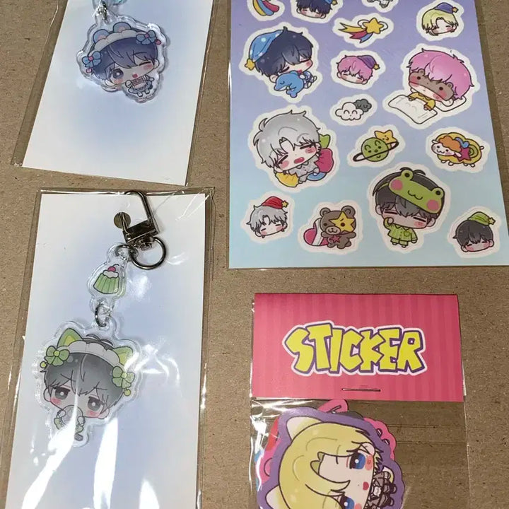 플레이브 비공굿 영 님 예준 하민 키링 단체 스티커 미개봉 일괄