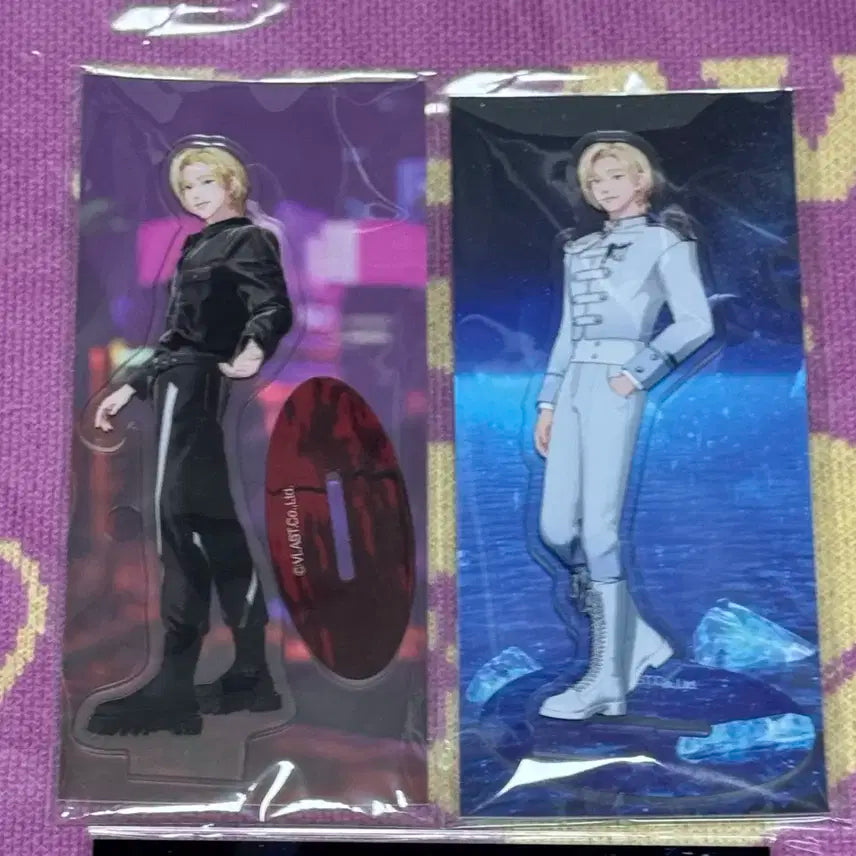 플레이브 노아 스탠드 미개봉 원가 이하