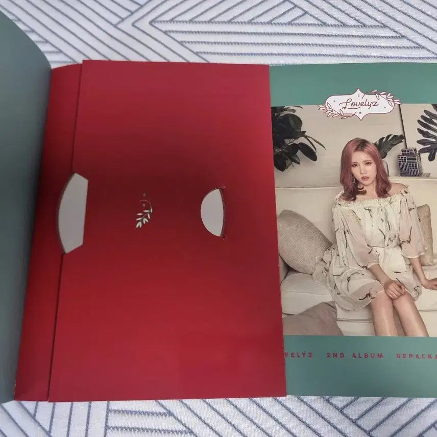 러블리즈 지금 우리 리패키지 앨범