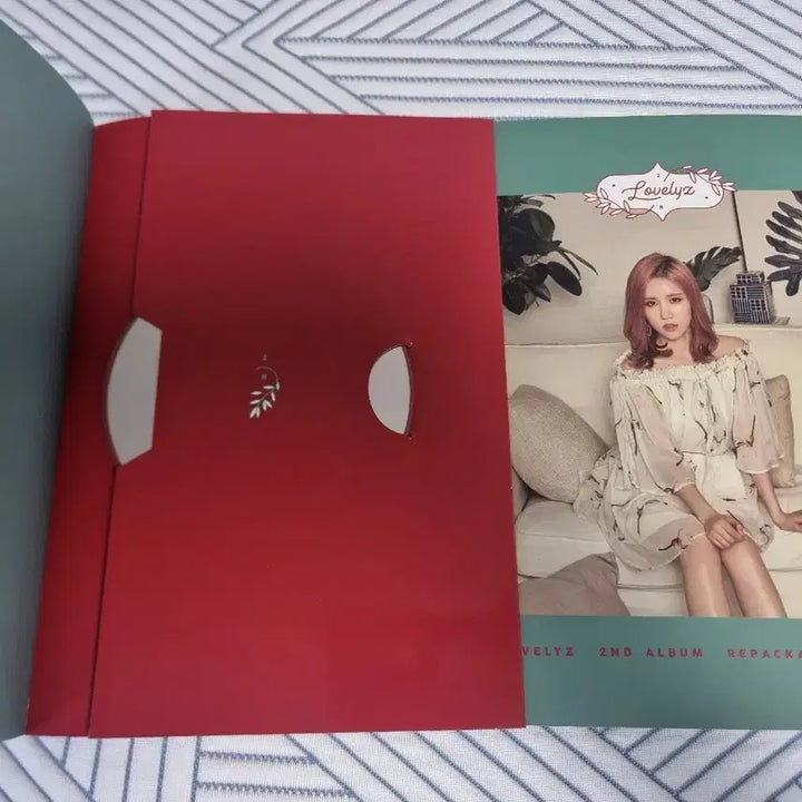 러블리즈 지금 우리 리패키지 앨범