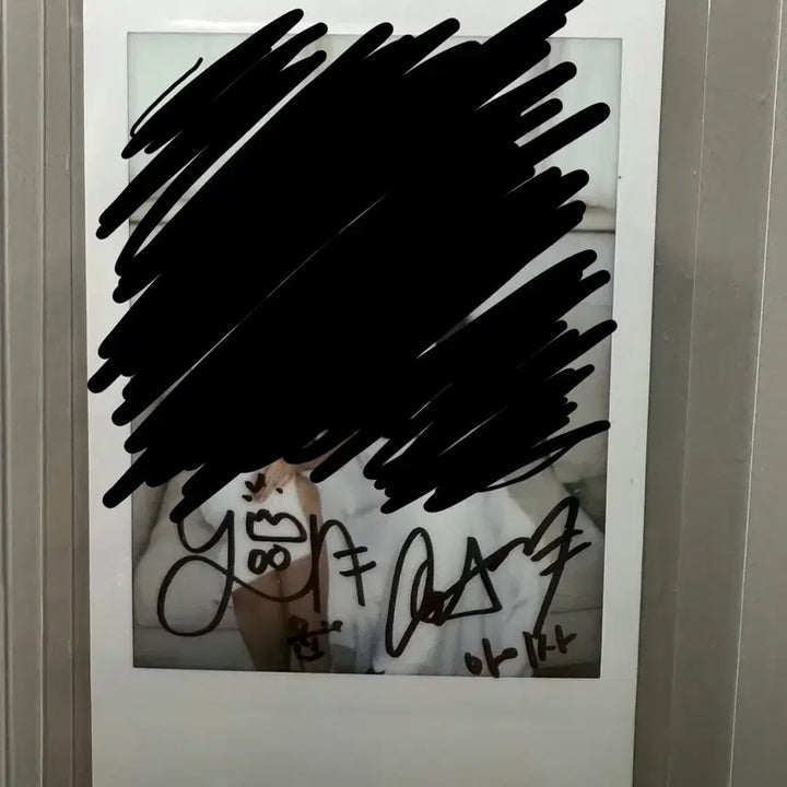 스테이씨 윤 & 아이사 유닛 싸인 폴라로이드