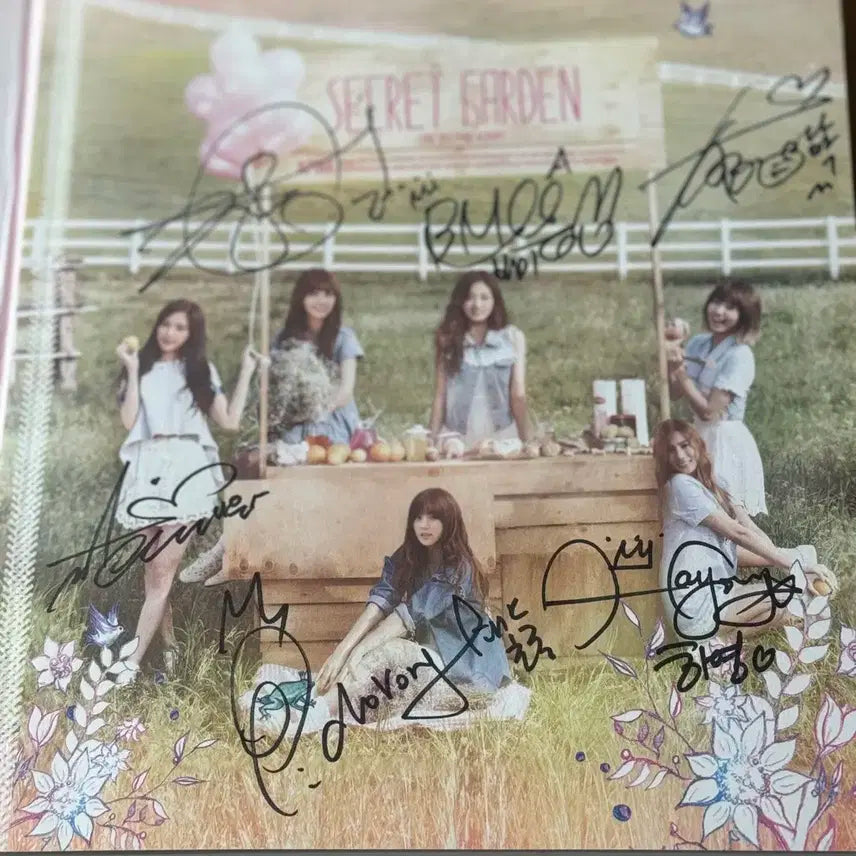 Apink 直筆サイン入り　ポストカード　CD トレカ BUNJANG] Apink Signed CD / 애이핑크 싸인씨디 – HALLYUSUPERSTORE