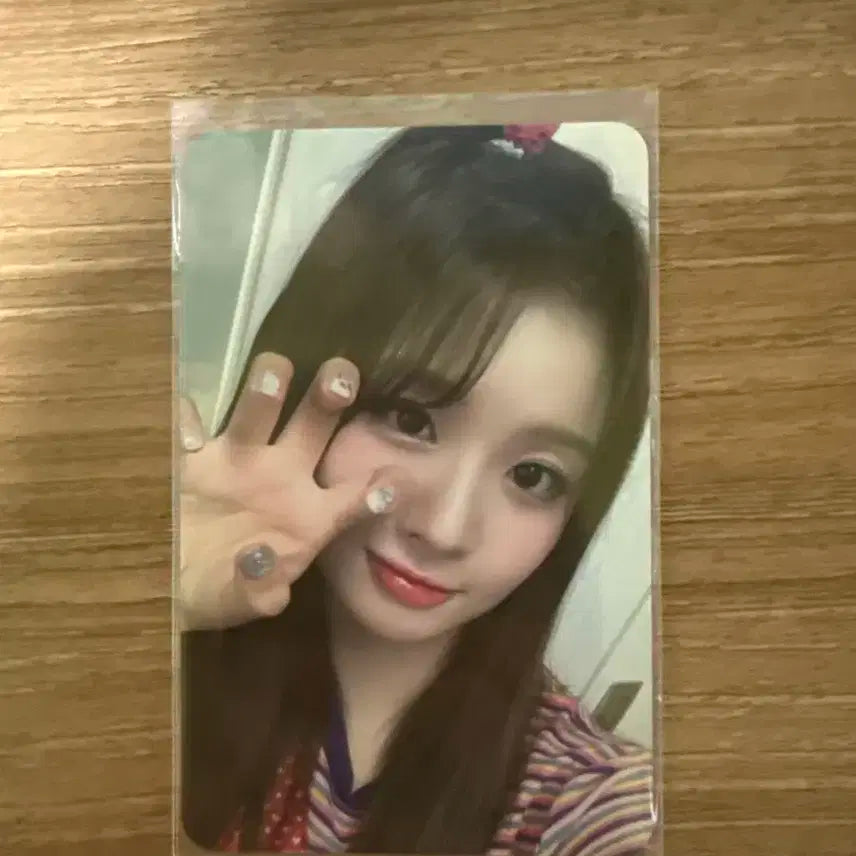 설윤 에버라인 럭드 포카