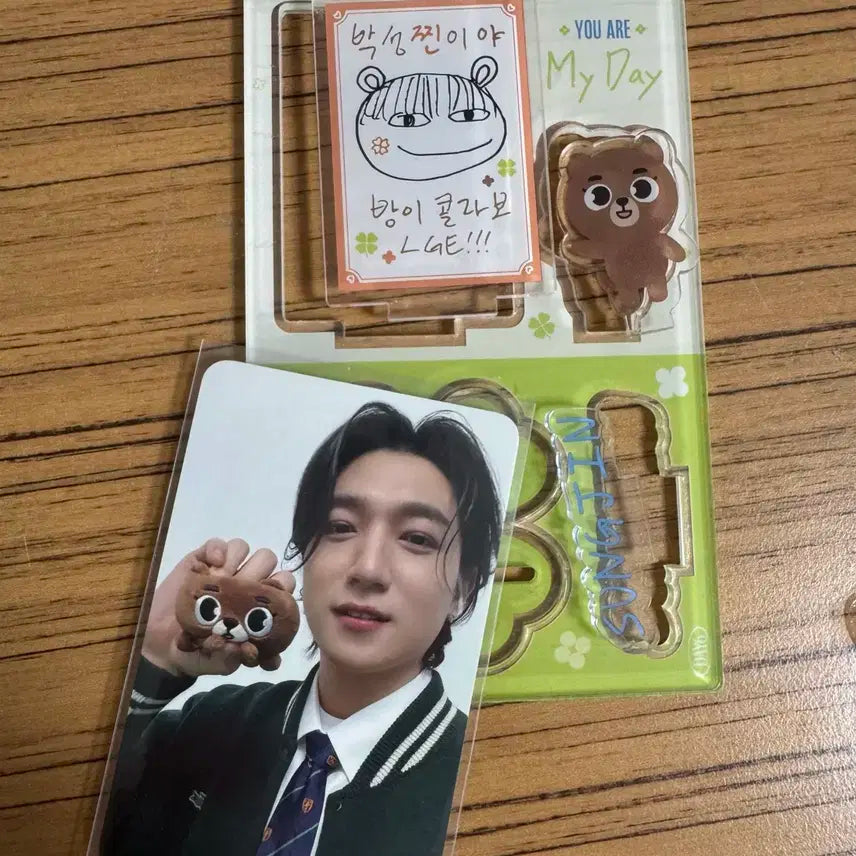 데이식스 성진 데니멀즈 행운부적 아크릴 웰쇼