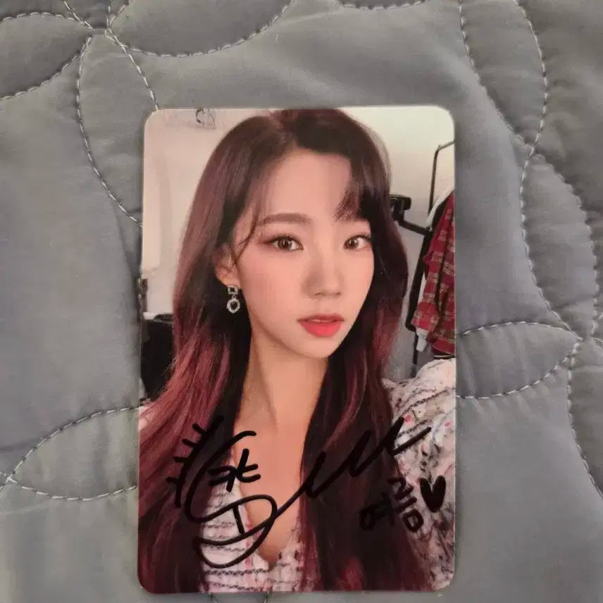 우주소녀 여름 이루리 싸인포카