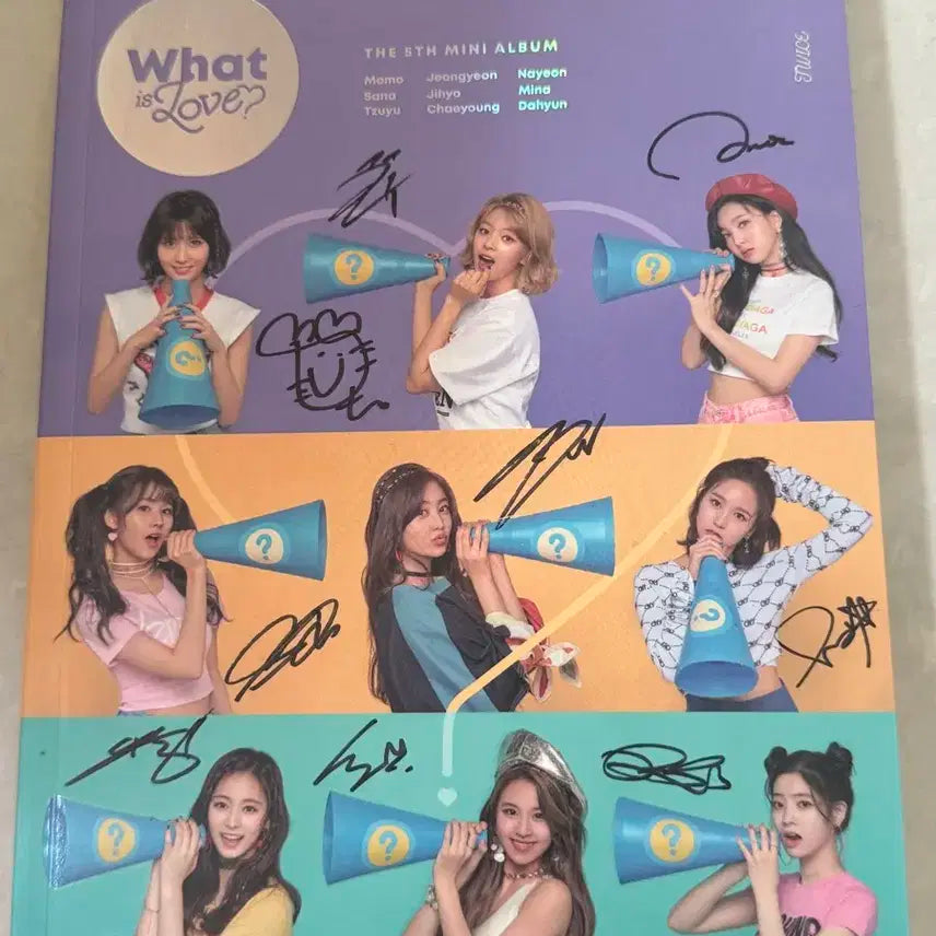 트와이스 왓이즈러브 친필사인 앨범 판매합니다 !