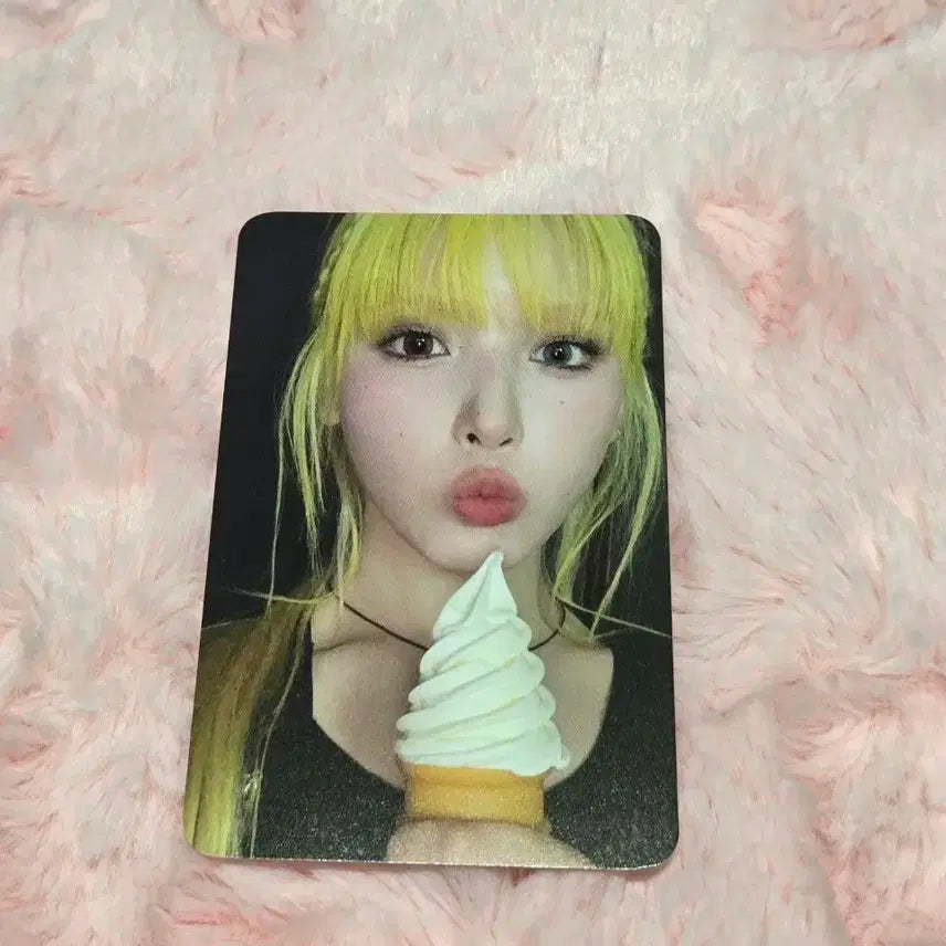 공굿덤드림) 엔믹스 지우 스틱아웃 팝업 포카