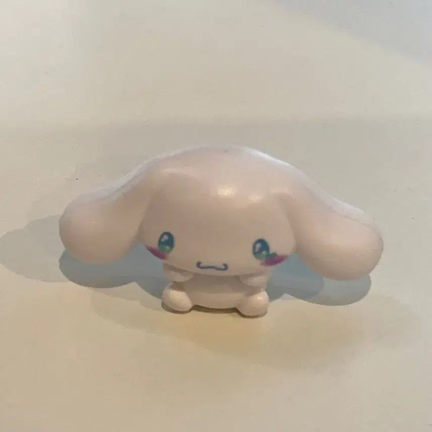 에모큥 울보 시나모롤 피규어