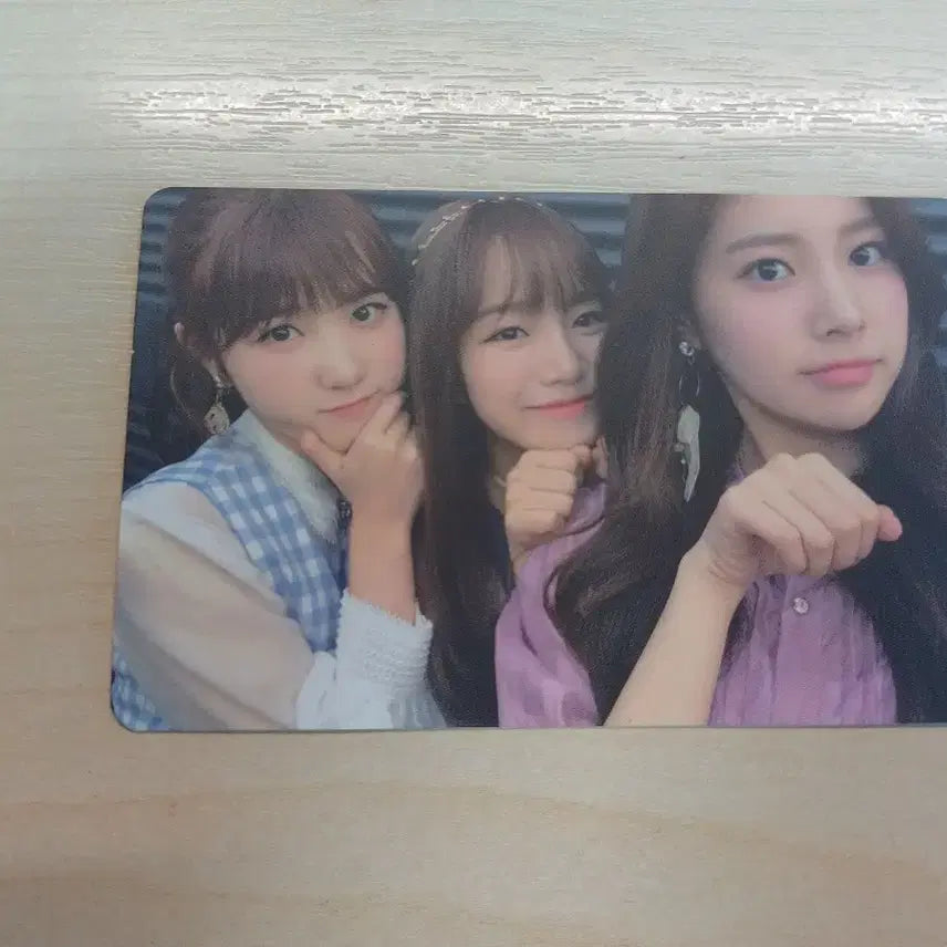 아이즈원 유닛히토미,조유리,강혜원 싸인포카 사진화질과 달리 포카상태 좋음