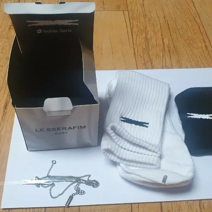 르세라핌 EASY 컴플리트 세트 양말/헤어밴드/목걸이