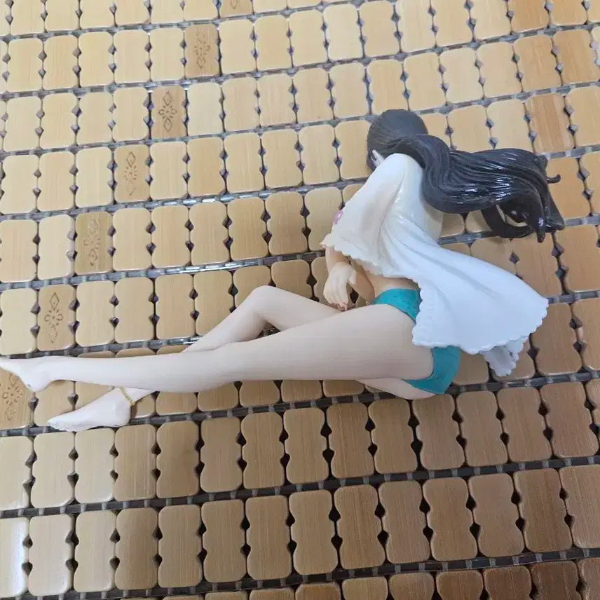 원피스 글리터 로빈 피규어