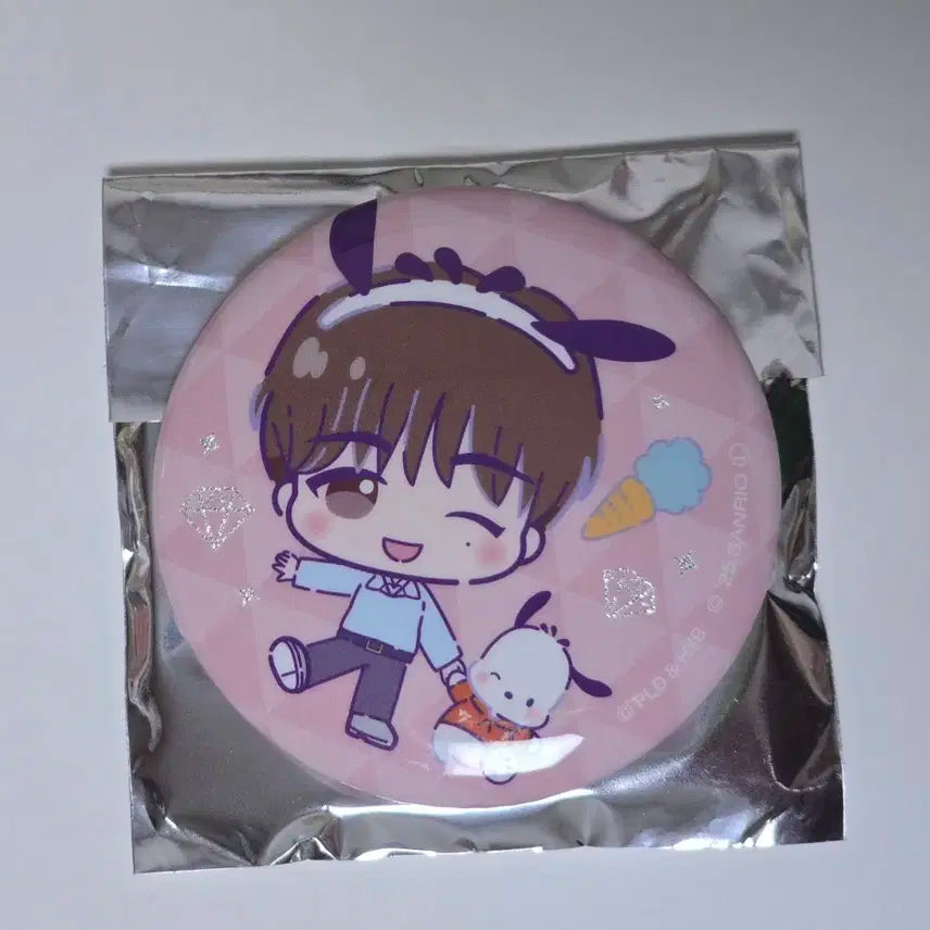 세븐틴 산리오 도겸 포챠코 뱃지