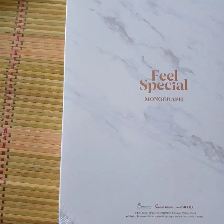 트와이스 Feel Special 모노그래프  미개봉 sealed
