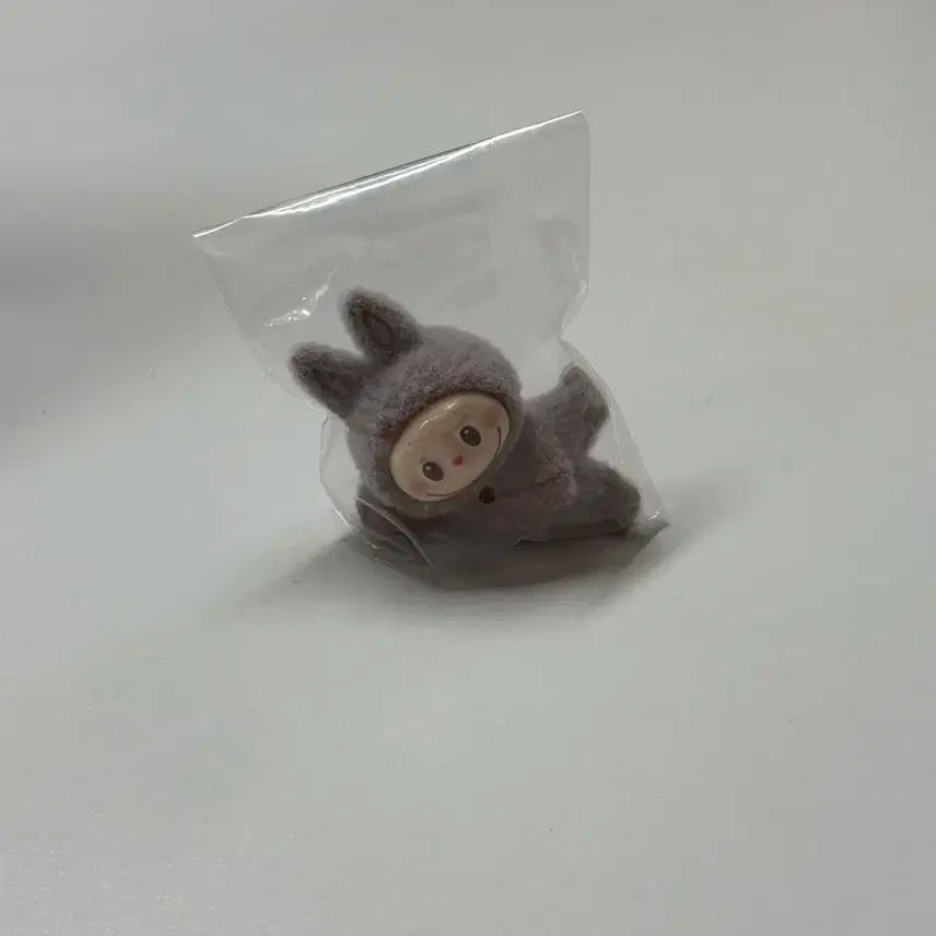 라부부 피규어 플로키 재질