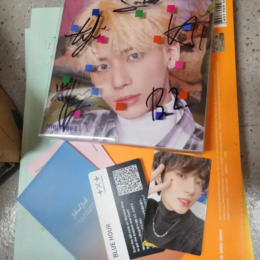 투마로우바이투게터 TXT 투바투 블루아워 사인 앨범