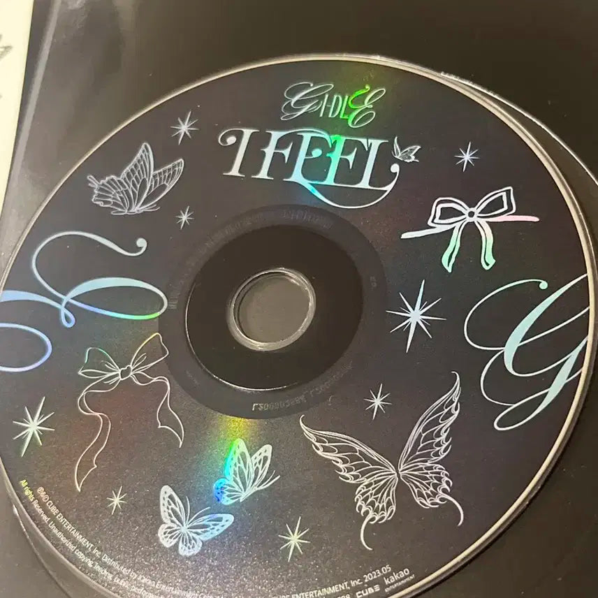 (여자)아이들 I feel 앨범