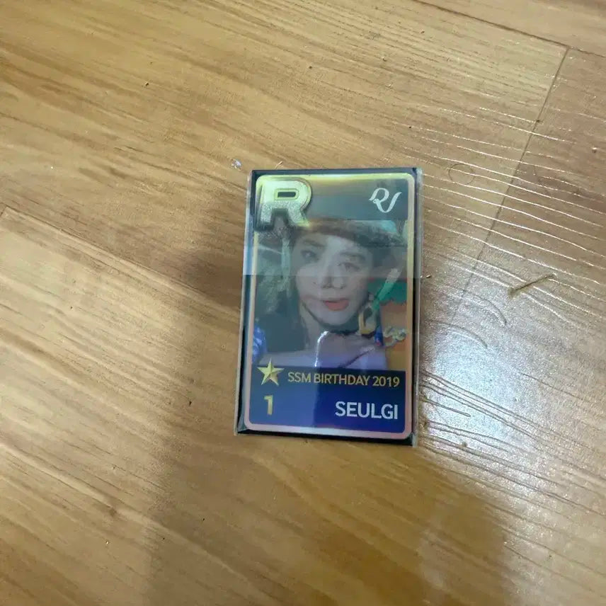 레드벨벳 슬기 5주년 2019렌티큘러 마그넷 포카 양도합니다