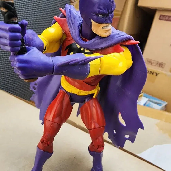 DC 코믹스 배트맨 피규어 보라색 망토