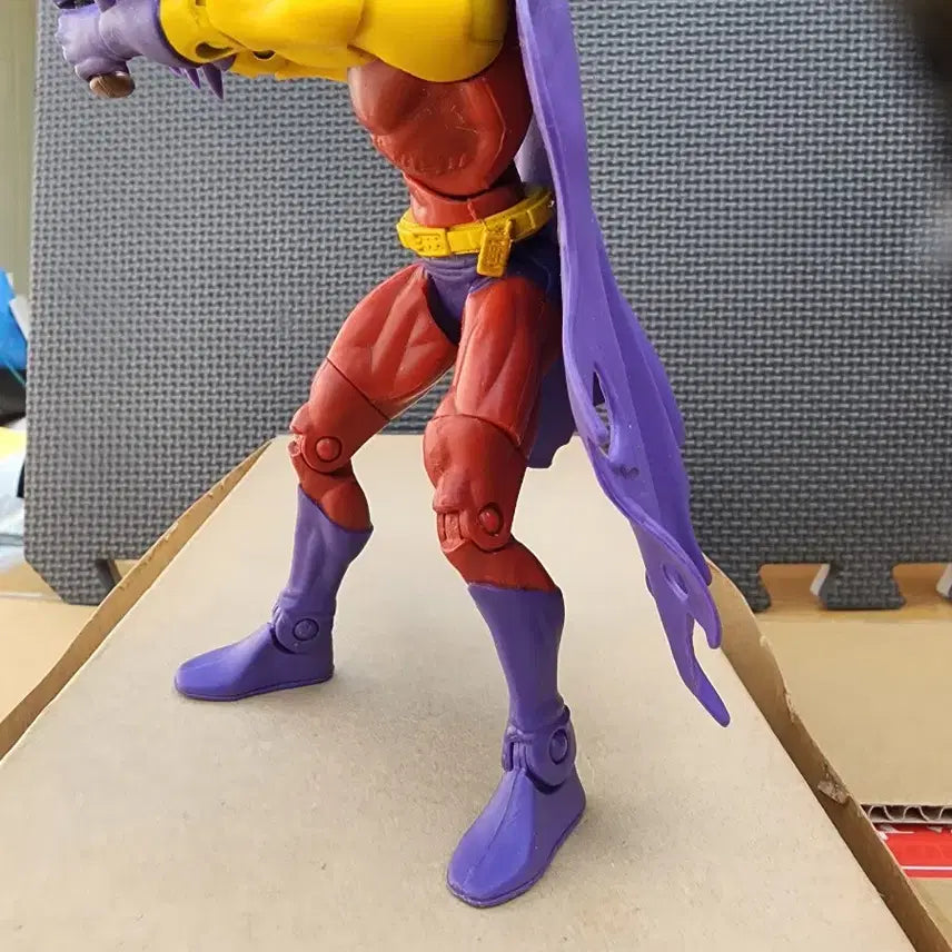 DC 코믹스 배트맨 피규어 보라색 망토