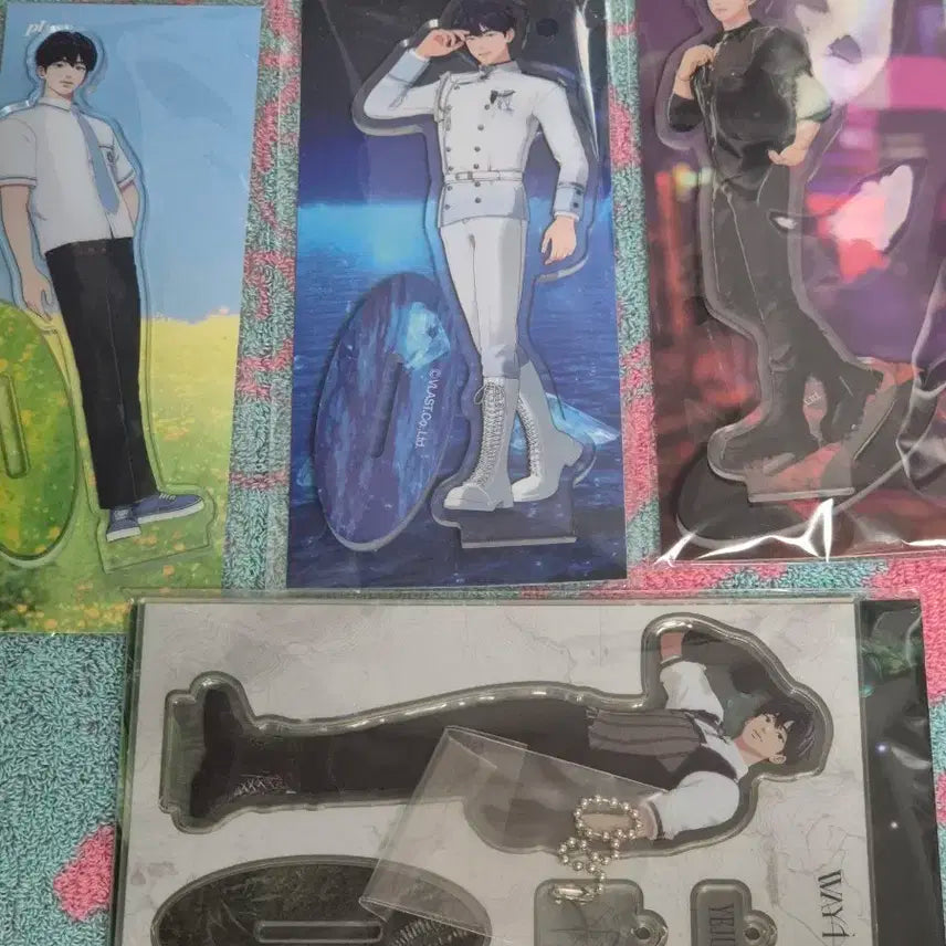 플레이브 예준 아크릴스탠드 일괄양도 합니다