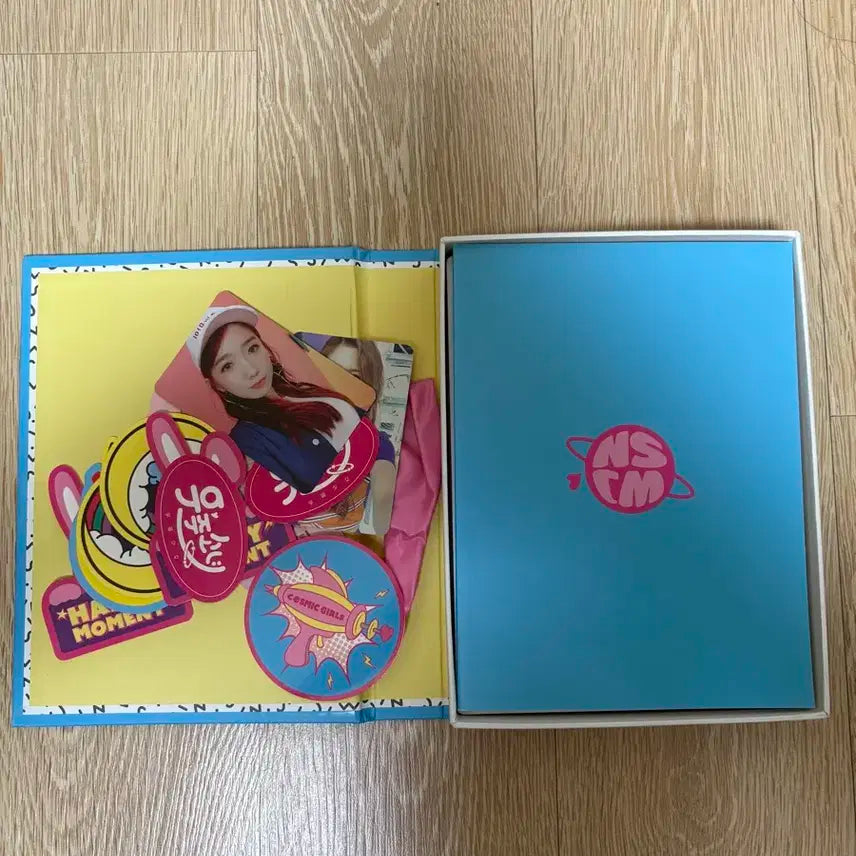 우주소녀 Happy Moment 앨범 친필싸인 CD 비매 품