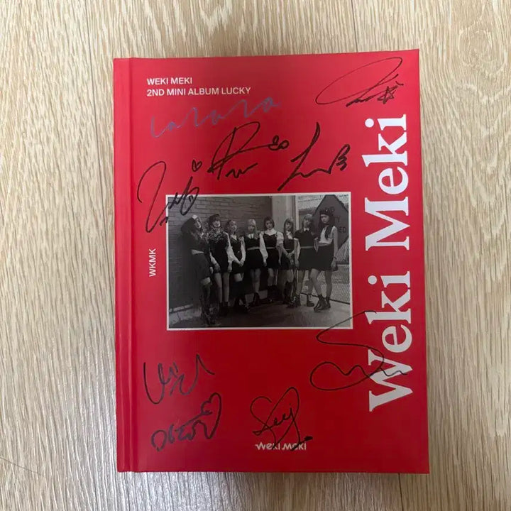 위키미키 LUCKY 앨범 친필 싸인 CD 비매 품