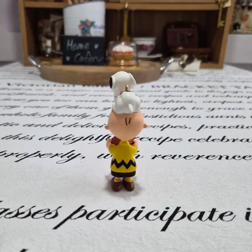 홀마크 스누피찰리브라운 오너먼트 겸 피규어