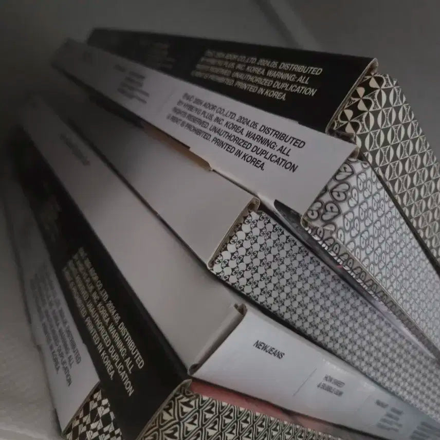 뉴진스 How Sweet 앨범 위버스 특전포함 일괄판매