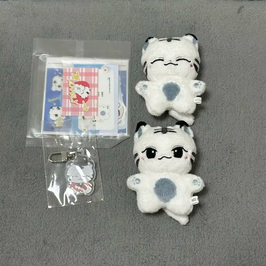 세븐틴 조슈아 인형 뇨랑 웃뇨랑 + 입양증 + 키링