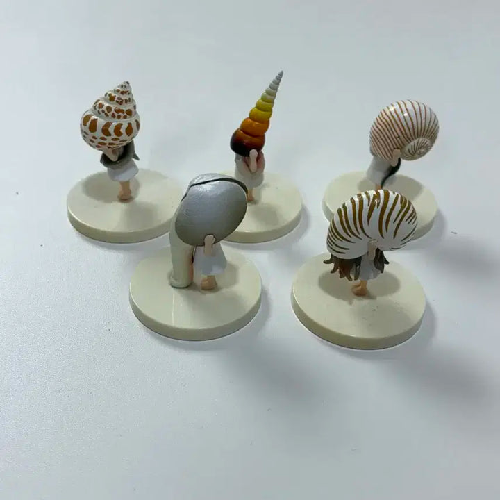 조개껍데기를 쓴 소녀 가챠 피규어