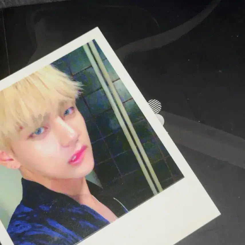 방탄소년단 wings 태형포카 포스터