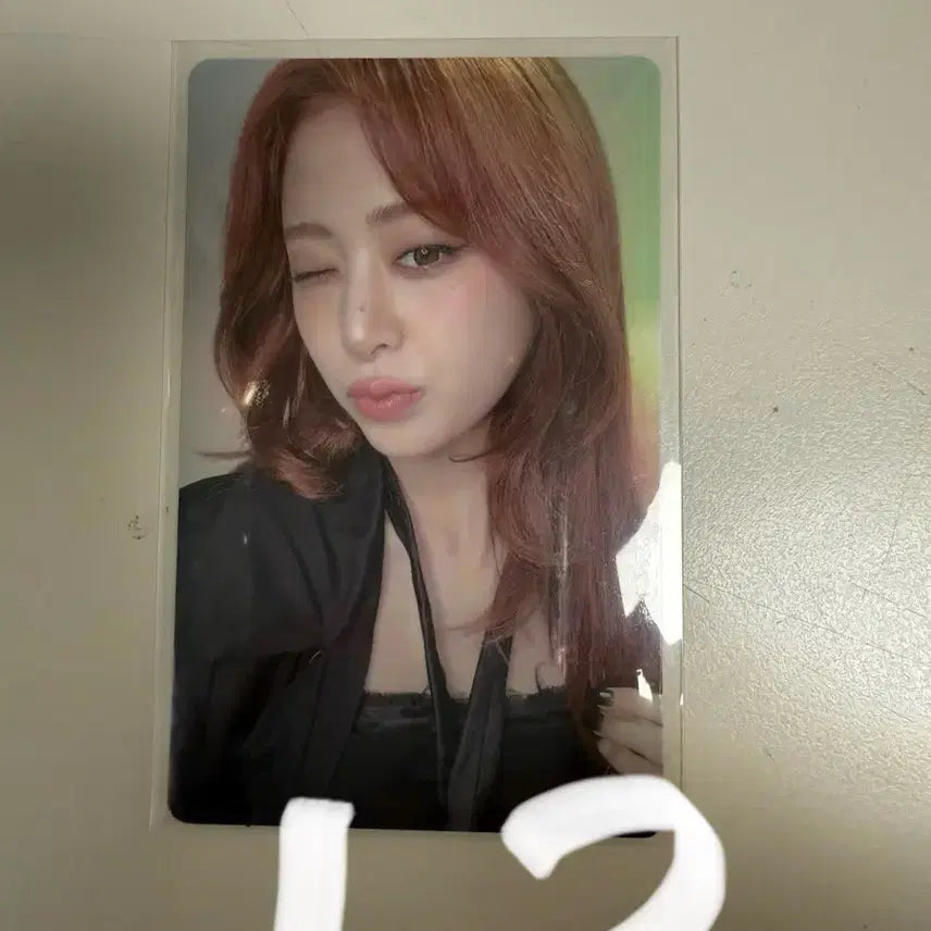 르세라핌 허윤진 hot 스튜디오 춤 미공포 덤 많음 배송 빠름