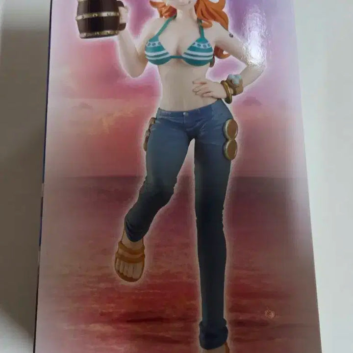 원피스 맥주 나미 피규어 (개봉)