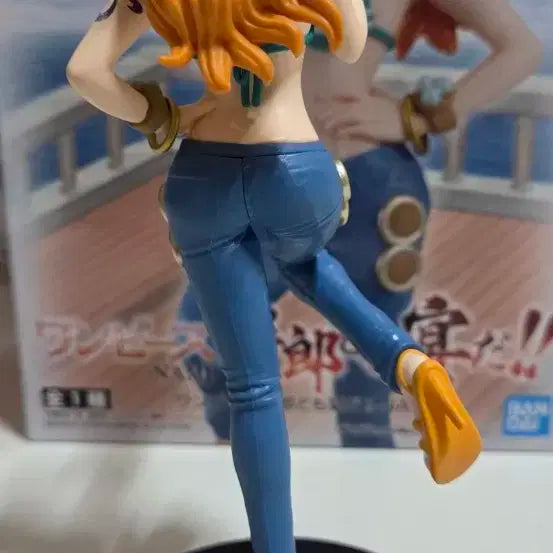 원피스 맥주 나미 피규어 (개봉)