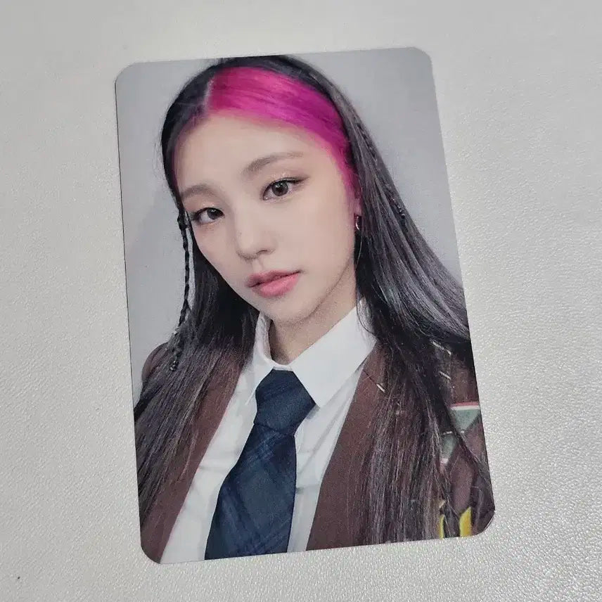 ITZY 있지 예지 포카 크레이지인러브 넥타이