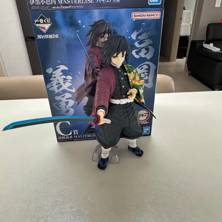 귀멸의칼날 토미오카 기유 피규어 내수용