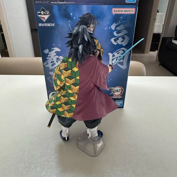 귀멸의칼날 토미오카 기유 피규어 내수용