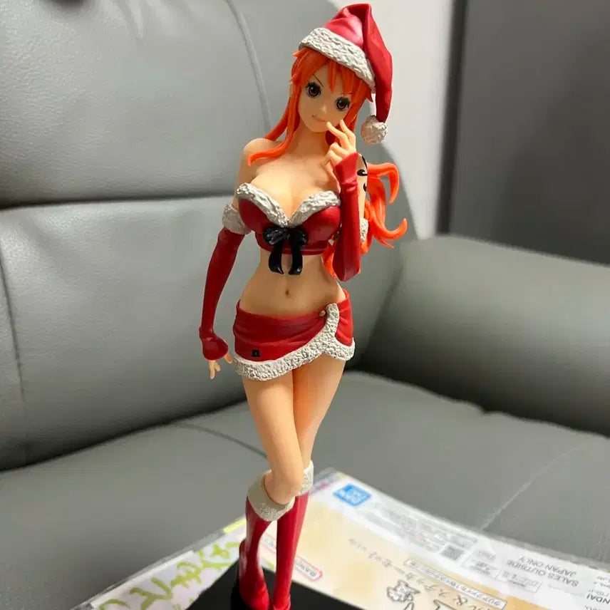 원피스 산타 나미 피규어