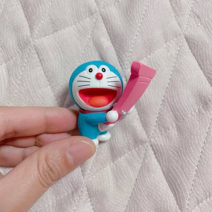 도라에몽 어디로든문 피규어