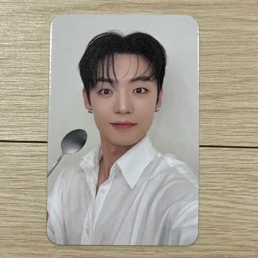 강유찬 샴페인팝핀 디어마이뮤즈 메뉴 추천 미공포 특전 포카 에이스