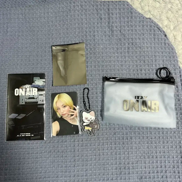 있지 팬미팅 입장굿즈 풀셋팝니다